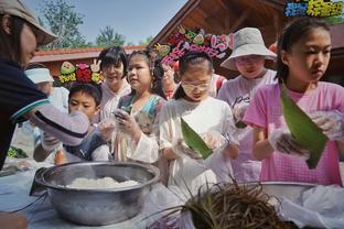 太阳报：贝克汉姆与曼联签的首份合同将被拍卖